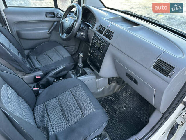 Білий Форд Транзит Коннект, об'ємом двигуна 1.75 л та пробігом 236 тис. км за 4600 $, фото 18 на Automoto.ua