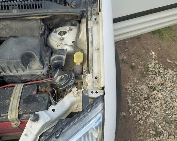 Білий Форд Транзит Коннект, об'ємом двигуна 1.8 л та пробігом 250 тис. км за 2900 $, фото 27 на Automoto.ua