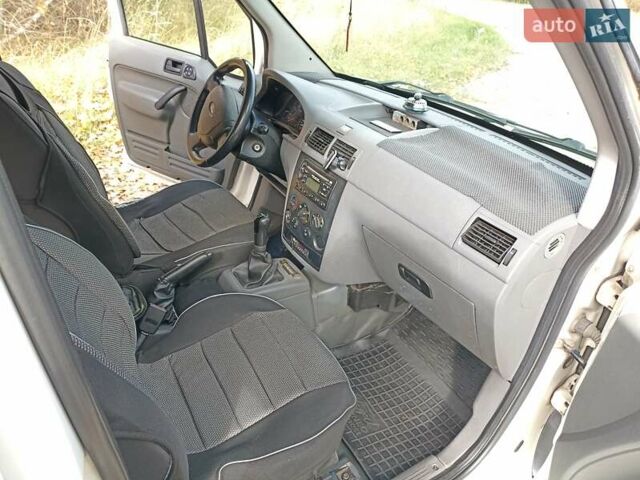 Форд Транзит Коннект 2006 у Коростене на Automoto.ua Білий Форд Транзит Коннект, об'ємом двигуна 1.8 л та пробігом 318 тис. км за 6300 $, фото 9 на Automoto.ua