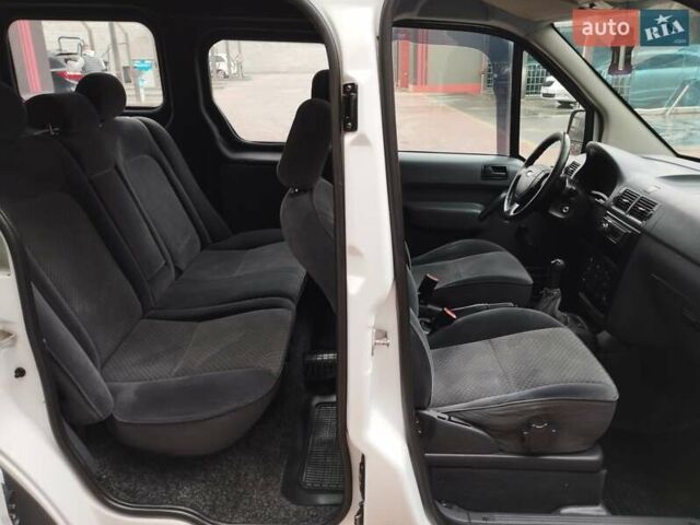 Білий Форд Транзит Коннект, об'ємом двигуна 1.75 л та пробігом 350 тис. км за 4999 $, фото 24 на Automoto.ua