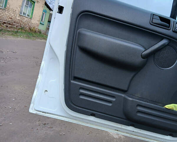 Белый Форд Транзит Коннект, объемом двигателя 1.75 л и пробегом 230 тыс. км за 4400 $, фото 9 на Automoto.ua