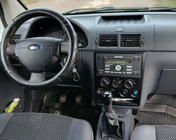 Белый Форд Транзит Коннект, объемом двигателя 1.75 л и пробегом 230 тыс. км за 4400 $, фото 16 на Automoto.ua