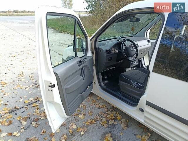 Форд Транзит Коннект 2006 у Коростене на Automoto.ua Білий Форд Транзит Коннект, об'ємом двигуна 1.8 л та пробігом 318 тис. км за 6300 $, фото 11 на Automoto.ua