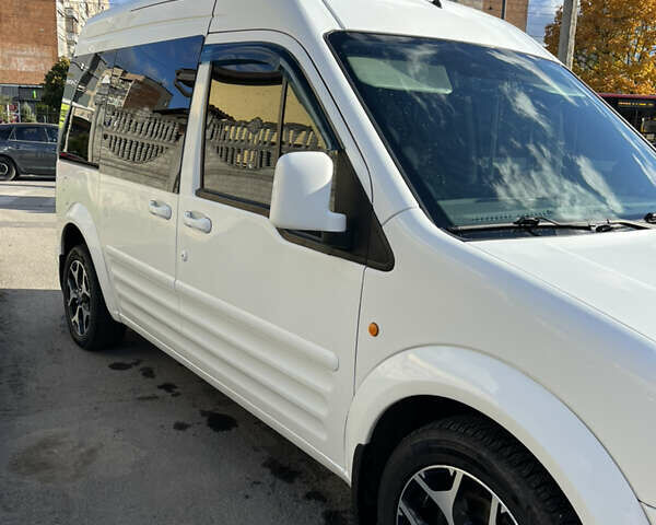 Белый Форд Транзит Коннект, объемом двигателя 1.75 л и пробегом 224 тыс. км за 5200 $, фото 4 на Automoto.ua