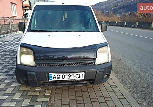 Белый Форд Транзит Коннект, объемом двигателя 1.8 л и пробегом 306 тыс. км за 4200 $, фото 1 на Automoto.ua