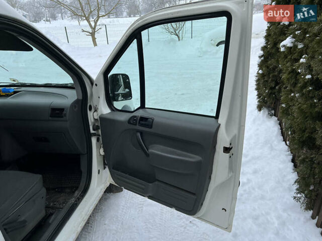 Белый Форд Транзит Коннект, объемом двигателя 1.75 л и пробегом 235 тыс. км за 4252 $, фото 7 на Automoto.ua