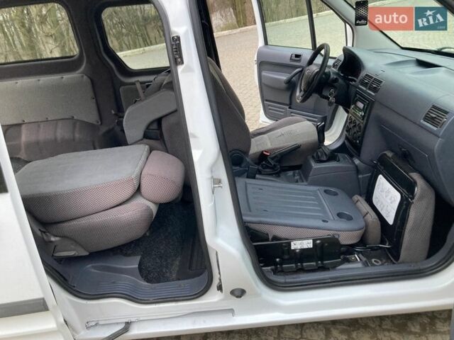 Белый Форд Транзит Коннект, объемом двигателя 1.8 л и пробегом 216 тыс. км за 5100 $, фото 12 на Automoto.ua