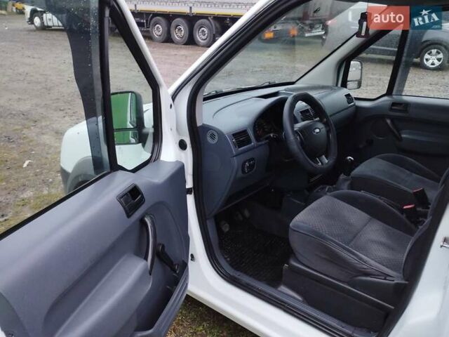 Белый Форд Транзит Коннект, объемом двигателя 1.75 л и пробегом 350 тыс. км за 4950 $, фото 8 на Automoto.ua