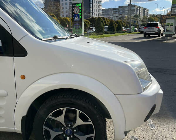Белый Форд Транзит Коннект, объемом двигателя 1.75 л и пробегом 224 тыс. км за 5200 $, фото 5 на Automoto.ua