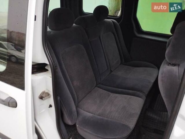 Белый Форд Транзит Коннект, объемом двигателя 1.75 л и пробегом 350 тыс. км за 4950 $, фото 16 на Automoto.ua