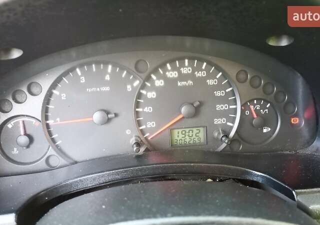 Белый Форд Транзит Коннект, объемом двигателя 1.8 л и пробегом 306 тыс. км за 4200 $, фото 6 на Automoto.ua