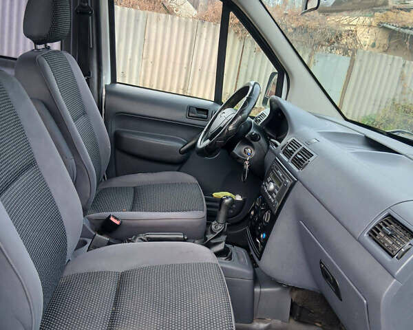 Белый Форд Транзит Коннект, объемом двигателя 1.75 л и пробегом 230 тыс. км за 4400 $, фото 17 на Automoto.ua