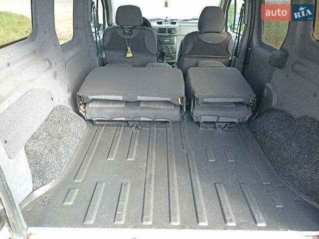 Форд Транзит Коннект 2006 у Коростене на Automoto.ua Білий Форд Транзит Коннект, об'ємом двигуна 1.8 л та пробігом 318 тис. км за 6300 $, фото 20 на Automoto.ua