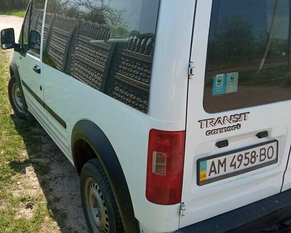 Белый Форд Транзит Коннект, объемом двигателя 1.8 л и пробегом 306 тыс. км за 4600 $, фото 4 на Automoto.ua