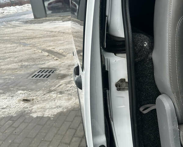 Білий Форд Транзит Коннект, об'ємом двигуна 1.75 л та пробігом 380 тис. км за 4000 $, фото 17 на Automoto.ua