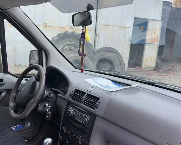 Белый Форд Транзит Коннект, объемом двигателя 1.8 л и пробегом 344 тыс. км за 4600 $, фото 3 на Automoto.ua