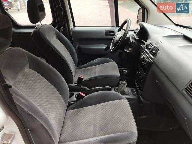 Білий Форд Транзит Коннект, об'ємом двигуна 1.75 л та пробігом 350 тис. км за 4999 $, фото 19 на Automoto.ua