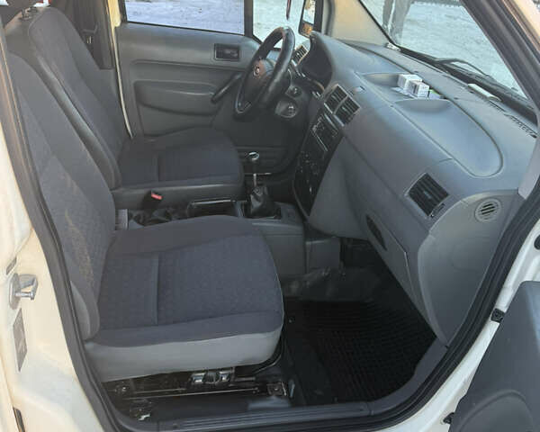 Білий Форд Транзит Коннект, об'ємом двигуна 1.8 л та пробігом 350 тис. км за 3500 $, фото 7 на Automoto.ua