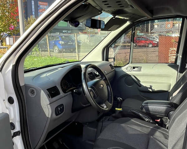 Белый Форд Транзит Коннект, объемом двигателя 1.75 л и пробегом 224 тыс. км за 5200 $, фото 12 на Automoto.ua