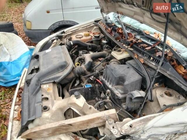 Білий Форд Транзит Коннект, об'ємом двигуна 1.75 л та пробігом 280 тис. км за 2300 $, фото 3 на Automoto.ua