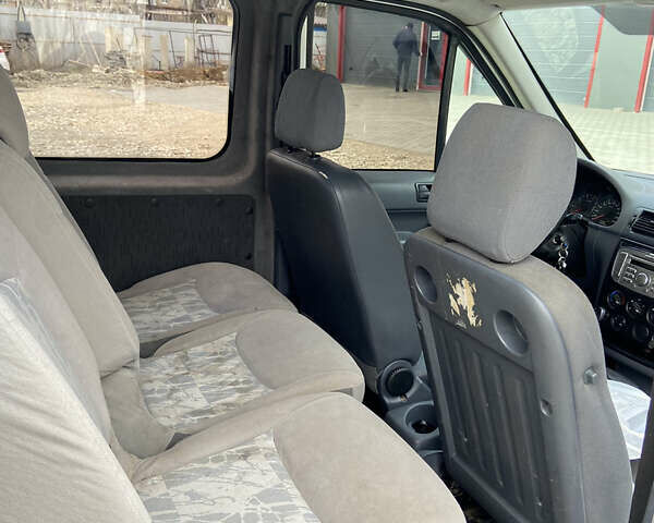 Белый Форд Транзит Коннект, объемом двигателя 1.75 л и пробегом 242 тыс. км за 4200 $, фото 7 на Automoto.ua