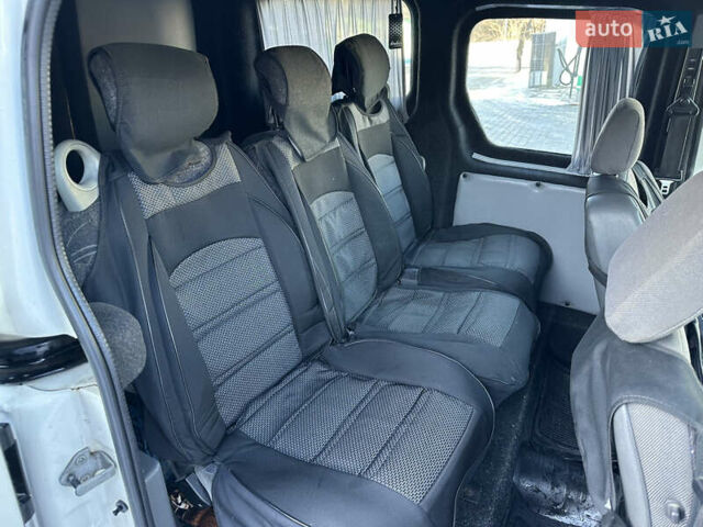 Білий Форд Транзит Коннект, об'ємом двигуна 1.75 л та пробігом 236 тис. км за 4600 $, фото 14 на Automoto.ua