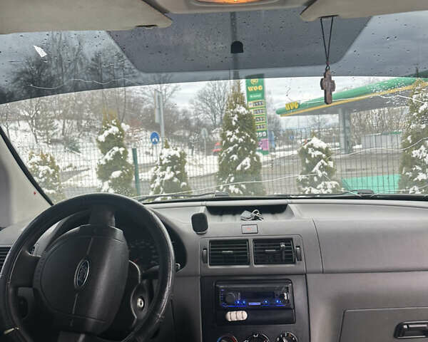 Білий Форд Транзит Коннект, об'ємом двигуна 1.75 л та пробігом 380 тис. км за 4000 $, фото 20 на Automoto.ua