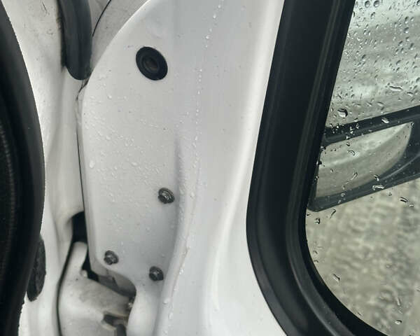 Білий Форд Транзит Коннект, об'ємом двигуна 1.75 л та пробігом 380 тис. км за 4000 $, фото 9 на Automoto.ua