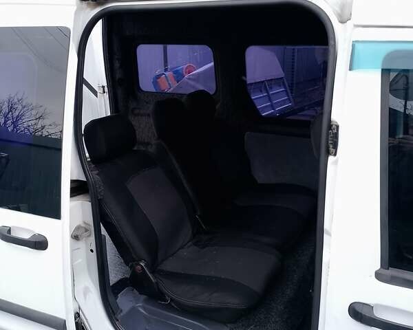 Білий Форд Транзит Коннект, об'ємом двигуна 1.75 л та пробігом 295 тис. км за 4100 $, фото 7 на Automoto.ua