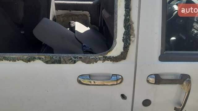 Білий Форд Транзит Коннект, об'ємом двигуна 1.8 л та пробігом 320 тис. км за 2000 $, фото 13 на Automoto.ua