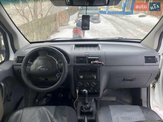 Белый Форд Транзит Коннект, объемом двигателя 1.8 л и пробегом 299 тыс. км за 4185 $, фото 44 на Automoto.ua