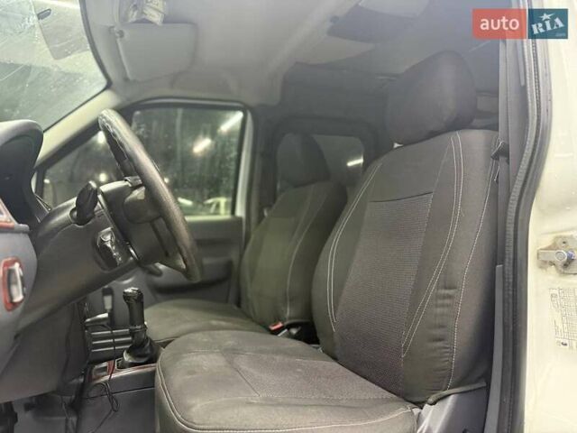 Форд Транзит Коннект 2007 у Чернівцях на Automoto.ua Білий Форд Транзит Коннект, об'ємом двигуна 1.75 л та пробігом 267 тис. км за 5000 $, фото 13 на Automoto.ua