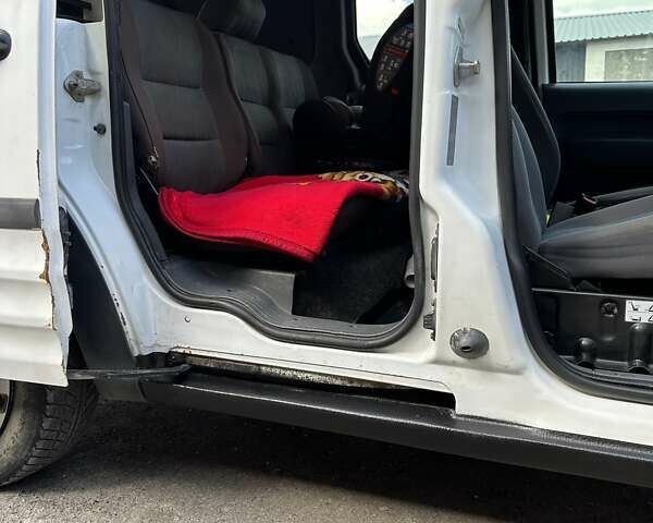 Белый Форд Транзит Коннект, объемом двигателя 1.75 л и пробегом 340 тыс. км за 4100 $, фото 13 на Automoto.ua