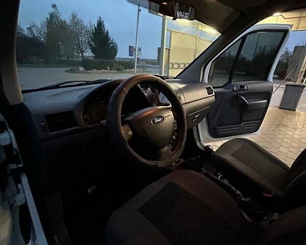 Білий Форд Транзит Коннект, об'ємом двигуна 1.8 л та пробігом 320 тис. км за 4500 $, фото 20 на Automoto.ua