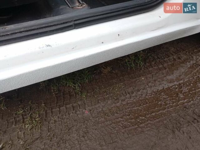 Белый Форд Транзит Коннект, объемом двигателя 1.75 л и пробегом 400 тыс. км за 4100 $, фото 9 на Automoto.ua