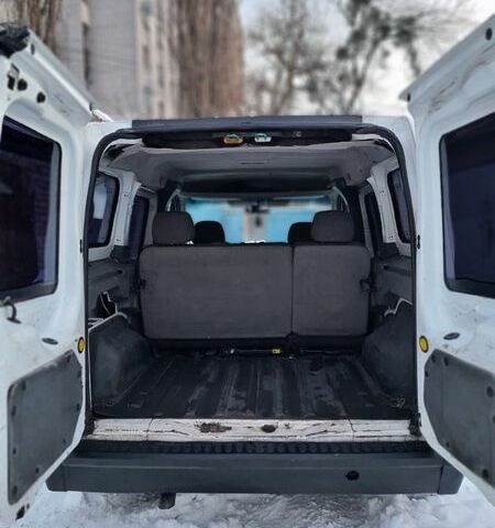 Белый Форд Транзит Коннект, объемом двигателя 1.8 л и пробегом 316 тыс. км за 4299 $, фото 4 на Automoto.ua