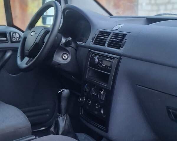 Білий Форд Транзит Коннект, об'ємом двигуна 1.8 л та пробігом 356 тис. км за 4250 $, фото 18 на Automoto.ua