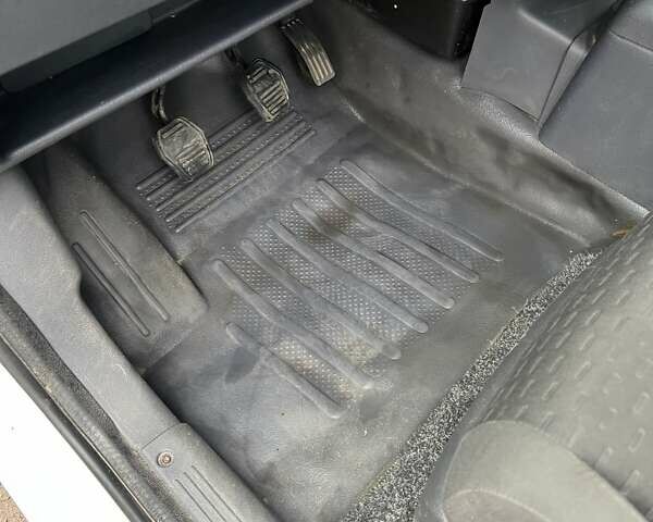 Белый Форд Транзит Коннект, объемом двигателя 1.75 л и пробегом 268 тыс. км за 5700 $, фото 14 на Automoto.ua