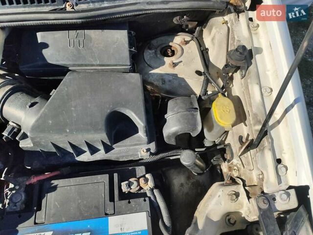 Белый Форд Транзит Коннект, объемом двигателя 1.8 л и пробегом 260 тыс. км за 4800 $, фото 20 на Automoto.ua