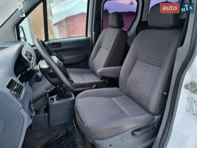 Белый Форд Транзит Коннект, объемом двигателя 1.8 л и пробегом 316 тыс. км за 4299 $, фото 7 на Automoto.ua