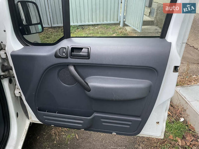 Білий Форд Транзит Коннект, об'ємом двигуна 1.75 л та пробігом 205 тис. км за 3000 $, фото 19 на Automoto.ua