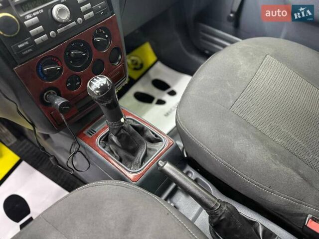 Форд Транзит Коннект 2007 у Чернівцях на Automoto.ua Білий Форд Транзит Коннект, об'ємом двигуна 1.75 л та пробігом 267 тис. км за 5000 $, фото 15 на Automoto.ua