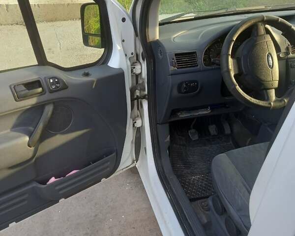 Белый Форд Транзит Коннект, объемом двигателя 1.75 л и пробегом 405 тыс. км за 2800 $, фото 7 на Automoto.ua