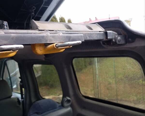 Белый Форд Транзит Коннект, объемом двигателя 1.75 л и пробегом 400 тыс. км за 4100 $, фото 4 на Automoto.ua