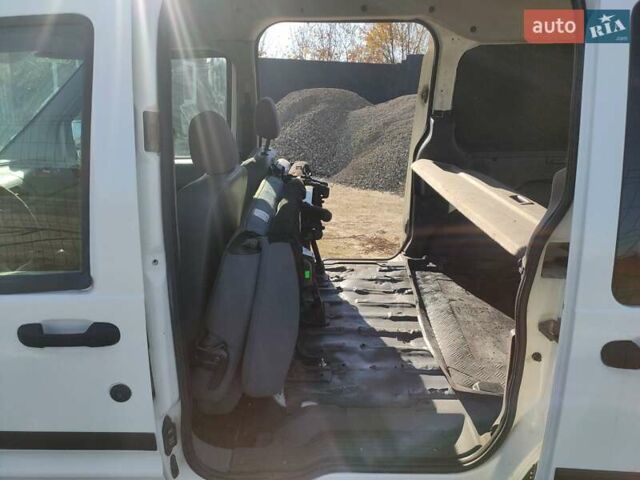 Белый Форд Транзит Коннект, объемом двигателя 1.8 л и пробегом 260 тыс. км за 4800 $, фото 14 на Automoto.ua