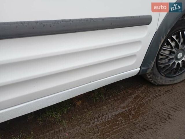 Белый Форд Транзит Коннект, объемом двигателя 1.75 л и пробегом 400 тыс. км за 4100 $, фото 14 на Automoto.ua