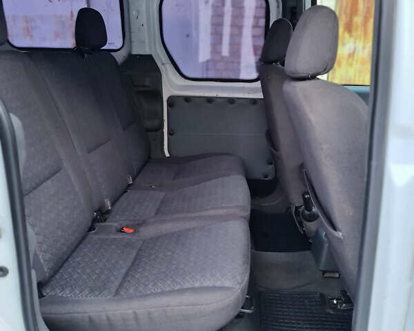 Белый Форд Транзит Коннект, объемом двигателя 1.8 л и пробегом 356 тыс. км за 4200 $, фото 8 на Automoto.ua