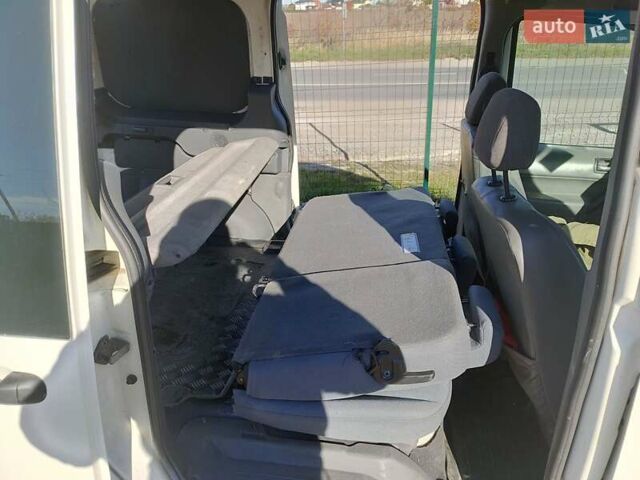 Белый Форд Транзит Коннект, объемом двигателя 1.8 л и пробегом 260 тыс. км за 4800 $, фото 13 на Automoto.ua