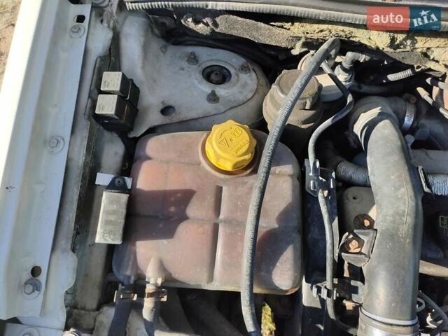 Белый Форд Транзит Коннект, объемом двигателя 1.8 л и пробегом 260 тыс. км за 4800 $, фото 18 на Automoto.ua