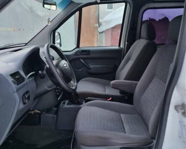 Білий Форд Транзит Коннект, об'ємом двигуна 1.8 л та пробігом 356 тис. км за 4250 $, фото 13 на Automoto.ua